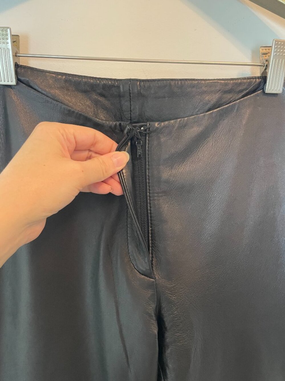 BEBE Y2K 90s Vintage Lamb Leather Low Rise Slim Black Pants \\ 2 - Picture 4 of 9